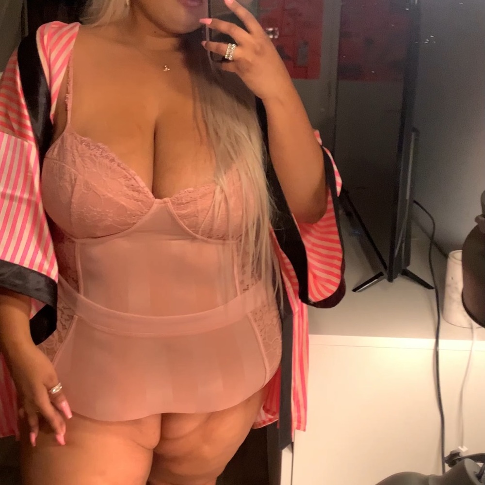 Pretty Little Thing Lingerie Plus Size - US 22